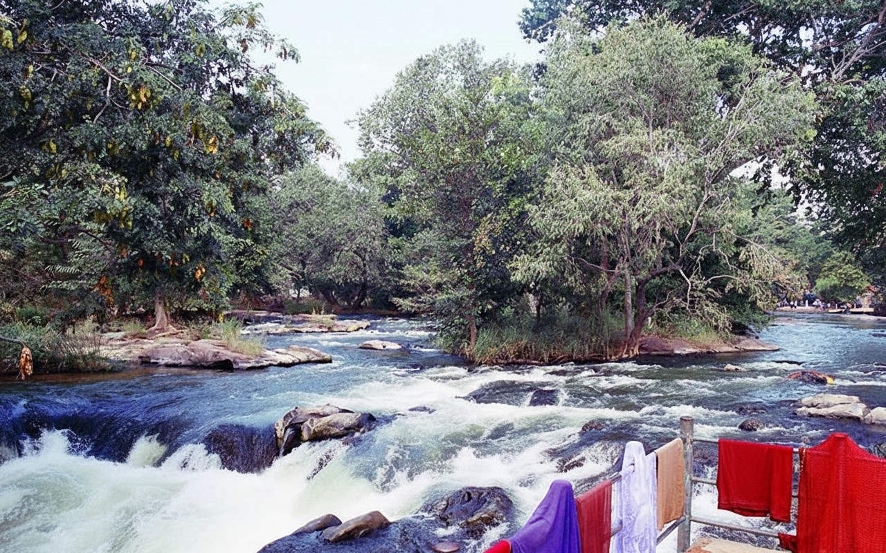 Hogenakkal Falls